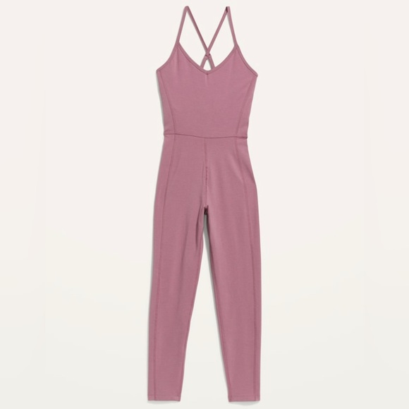 Medium Petite Old Navy power chill 7/8 length cami jumpsuit - Picture 3 of 3